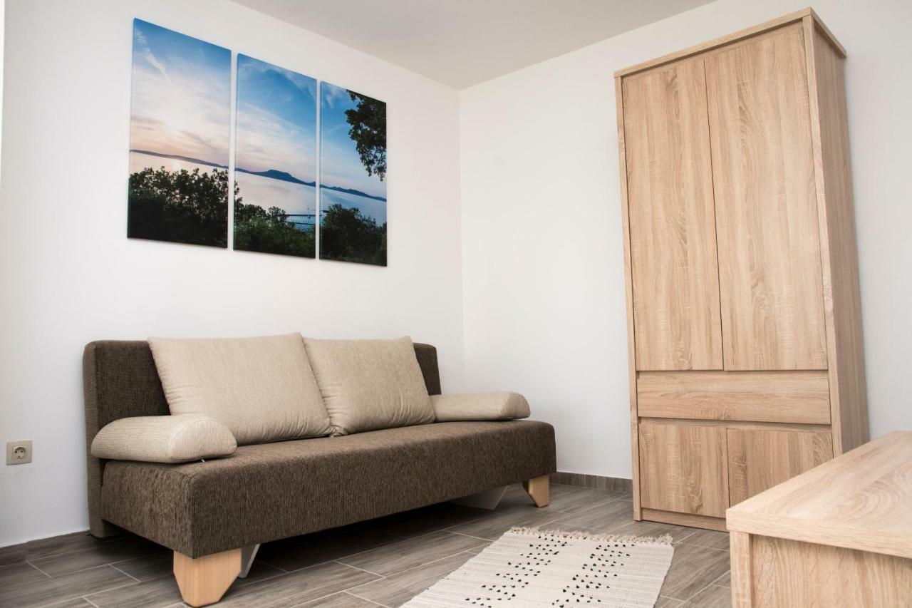 Akvarium Apartmanhazak Keszthely Buitenkant foto